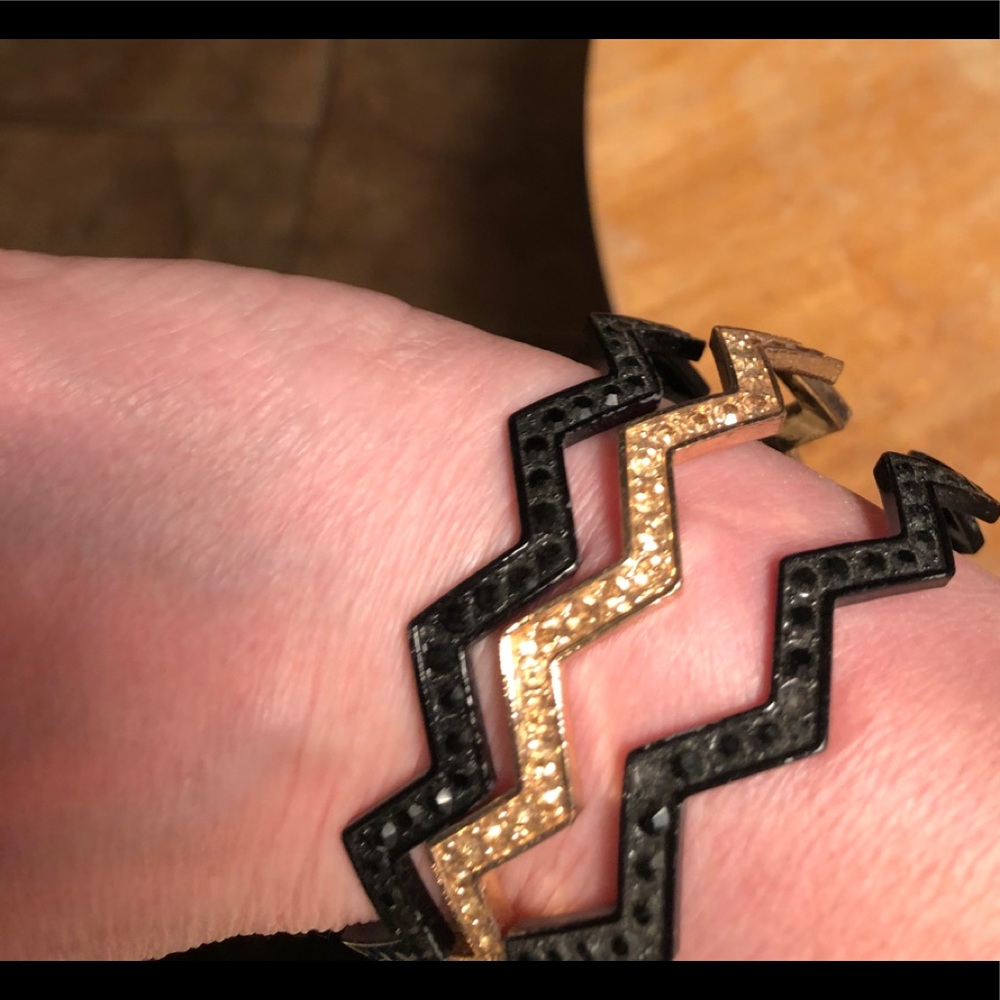 NWT Black and Gold 3-pc Bangle set - Picture 12 of 12